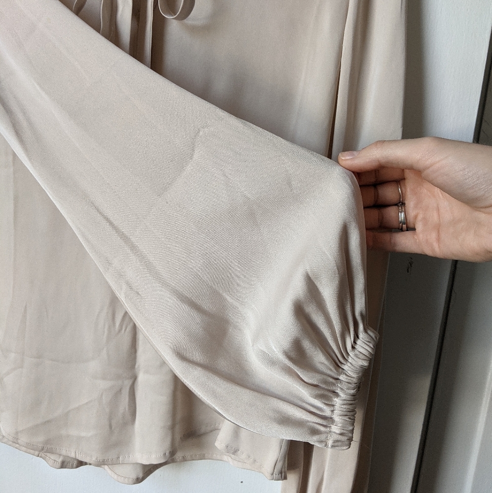 Diane Von Furstenberg silk blouse - Picture 7 of 10